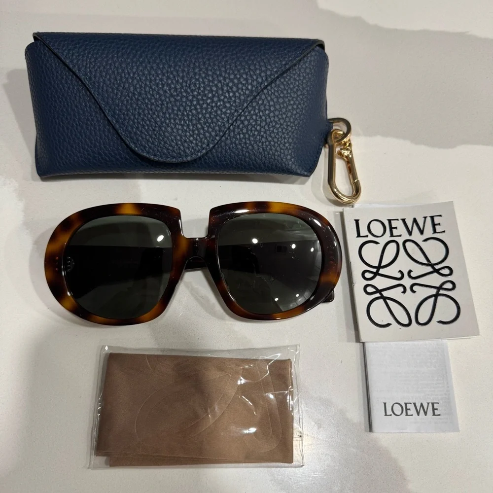 LOEWE Tortoiseshell Round Sunglasses - Picture 11 of 11